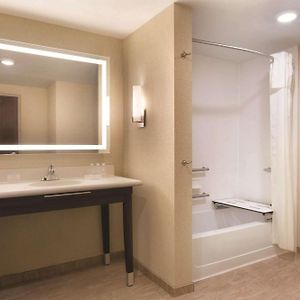 Queen Studio Mobility accessible