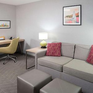 One-Bedroom Queen Suite