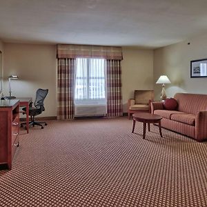 One-Bedroom King Suite Mobility accessible