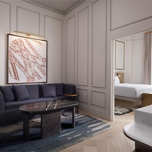 One-Bedroom King Suite