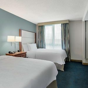 One-Bedroom Queen Suite