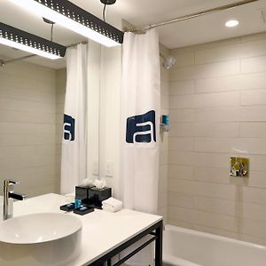 Queen Room Mobility accessible