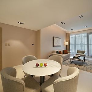 Deluxe One-Bedroom Apartment