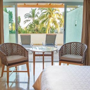 Lower Floors Guest Room