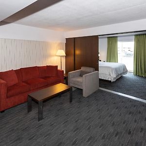 Deluxe King Suite