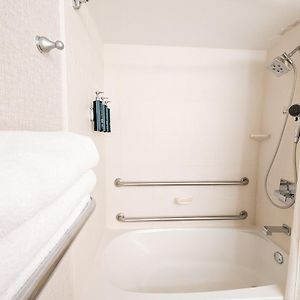 Queen Room Hearing Accesible
