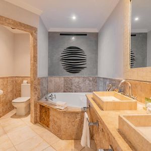 Studio Villa