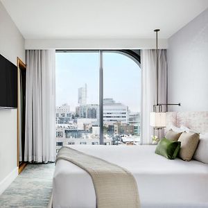 One-Bedroom King Suite