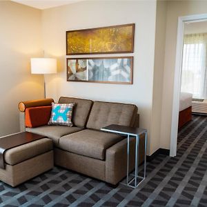 One-Bedroom Corner King Suite