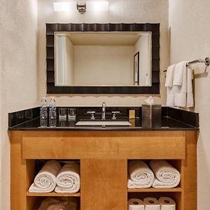 Premium King Room