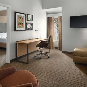 Family Bi-Level Suite