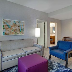One-Bedroom King Suite