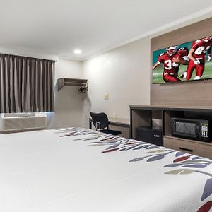 Deluxe  King Room Disability Access