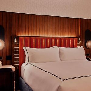 Upper Floors King Room