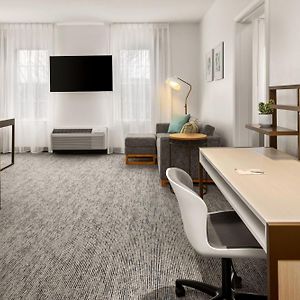 One-Bedroom Queen Suite Mobility accessible
