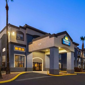 Days Inn & Suites By Wyndham Tucson/Marana