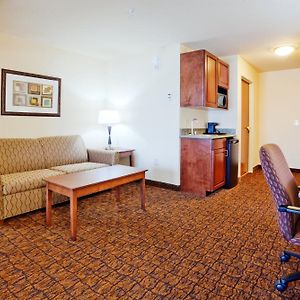 Suite Mobility or hearing accessible