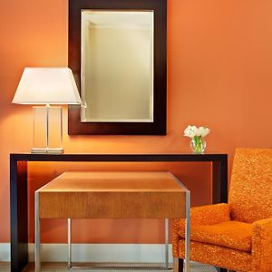 Deluxe  King Room Hearing accessible