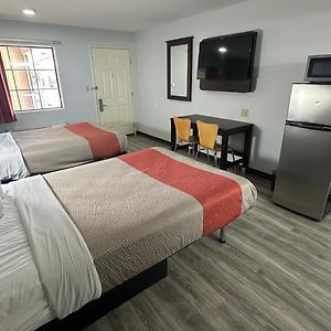 Motel 6-Winnie, Tx