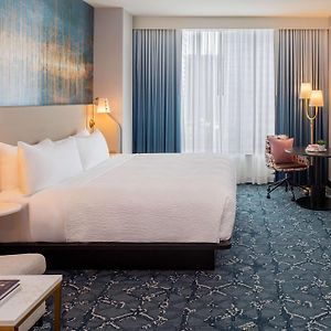 Deluxe  King Room Hearing accessible