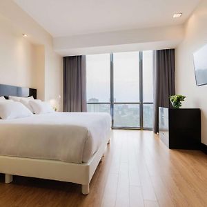 Premium King Room