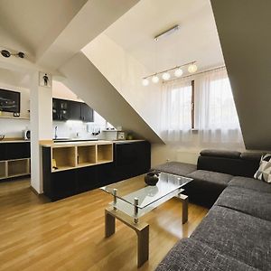 Deluxe Two-Bedroom Queen Suite