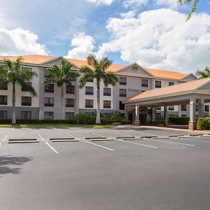 La Quinta By Wyndham Bonita Springs Naples North