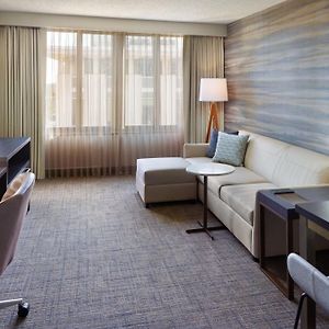 One-Bedroom King Suite