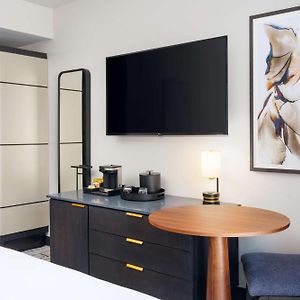 Queen Room Two Queen Beds Hearing Access