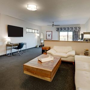 Superior King Suite