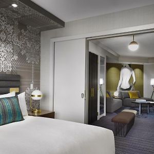 One-Bedroom King Suite