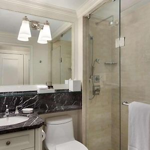 Luxury Queen Room