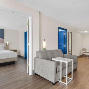 One-Bedroom King Suite