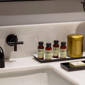 Premier Queen Room