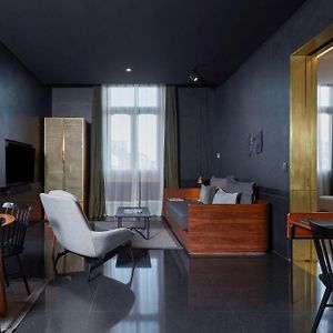 One-Bedroom King Suite