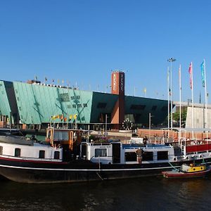 Hotelboot Zwaan