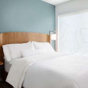 One-Bedroom King Suite