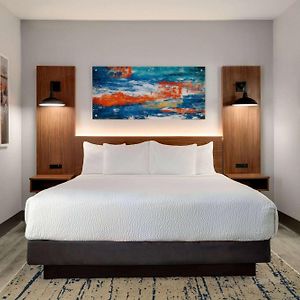 One-Bedroom King Suite