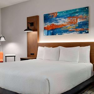 King Room Mobility or hearing accessible