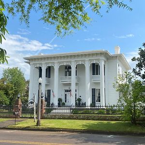 Shadowlawn Bed And Breakfast