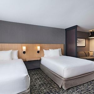 Upper Floors Queen Room