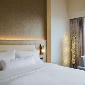 Upper Floors King Room
