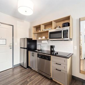 One-Bedroom King Suite