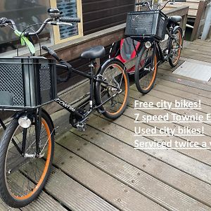 Houseboat Apartment With Water Terrace, Free Parking, Free Bikes & Fast Wifi