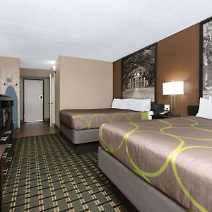 Queen Room Mobility accessible