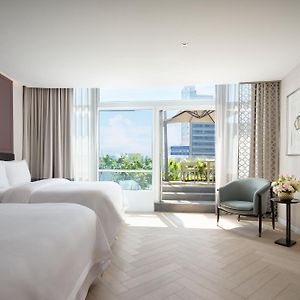 Grand Deluxe Queen Room