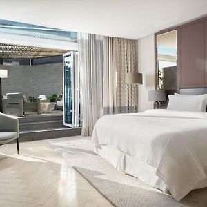 Grand Deluxe King Room