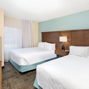 Two-Bedroom Queen Suite