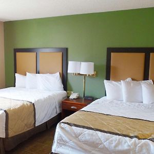 One-Bedroom Queen Suite