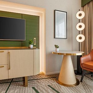 Premier Corner King Room